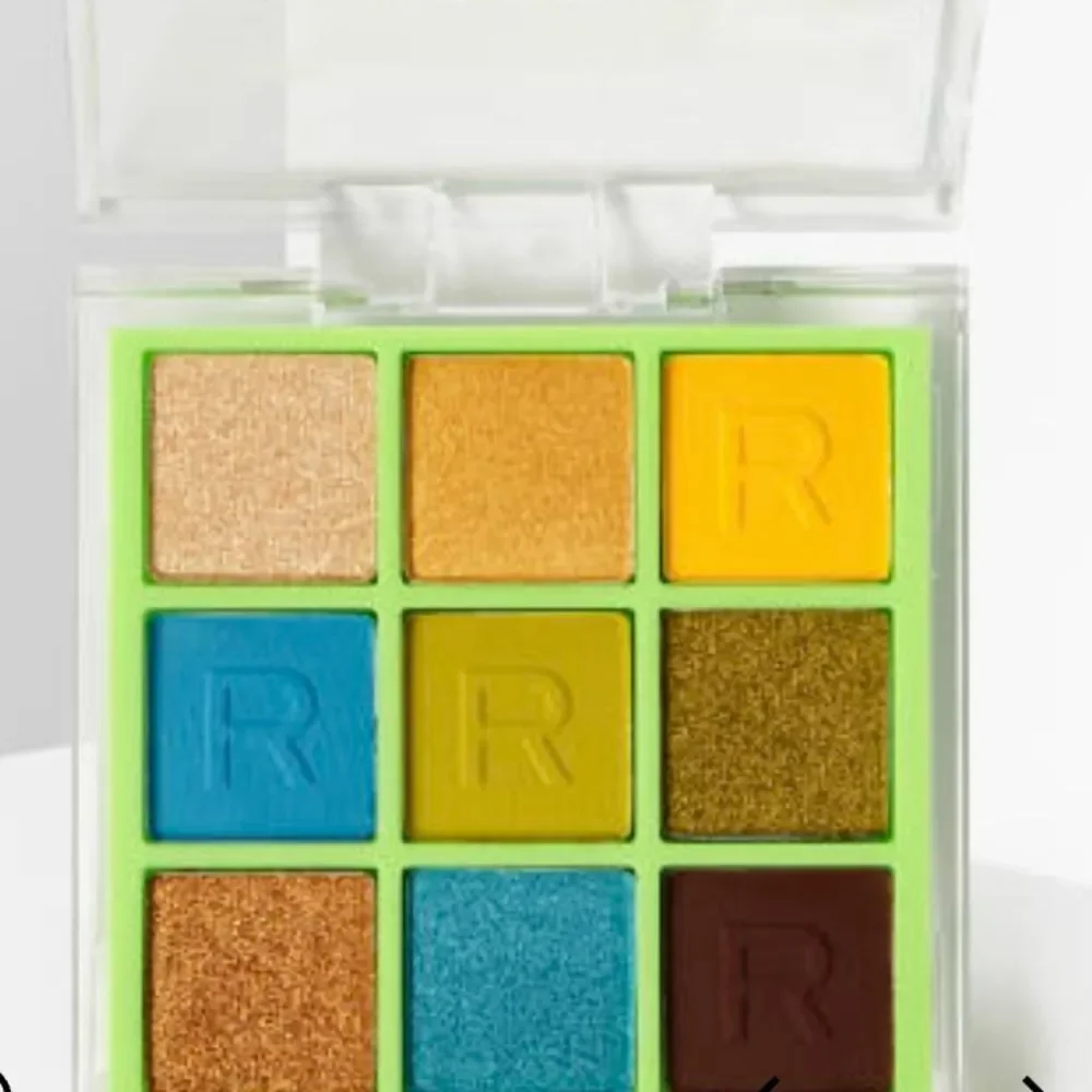 Revolution Beauty Neon Heat Shadow Palette‎